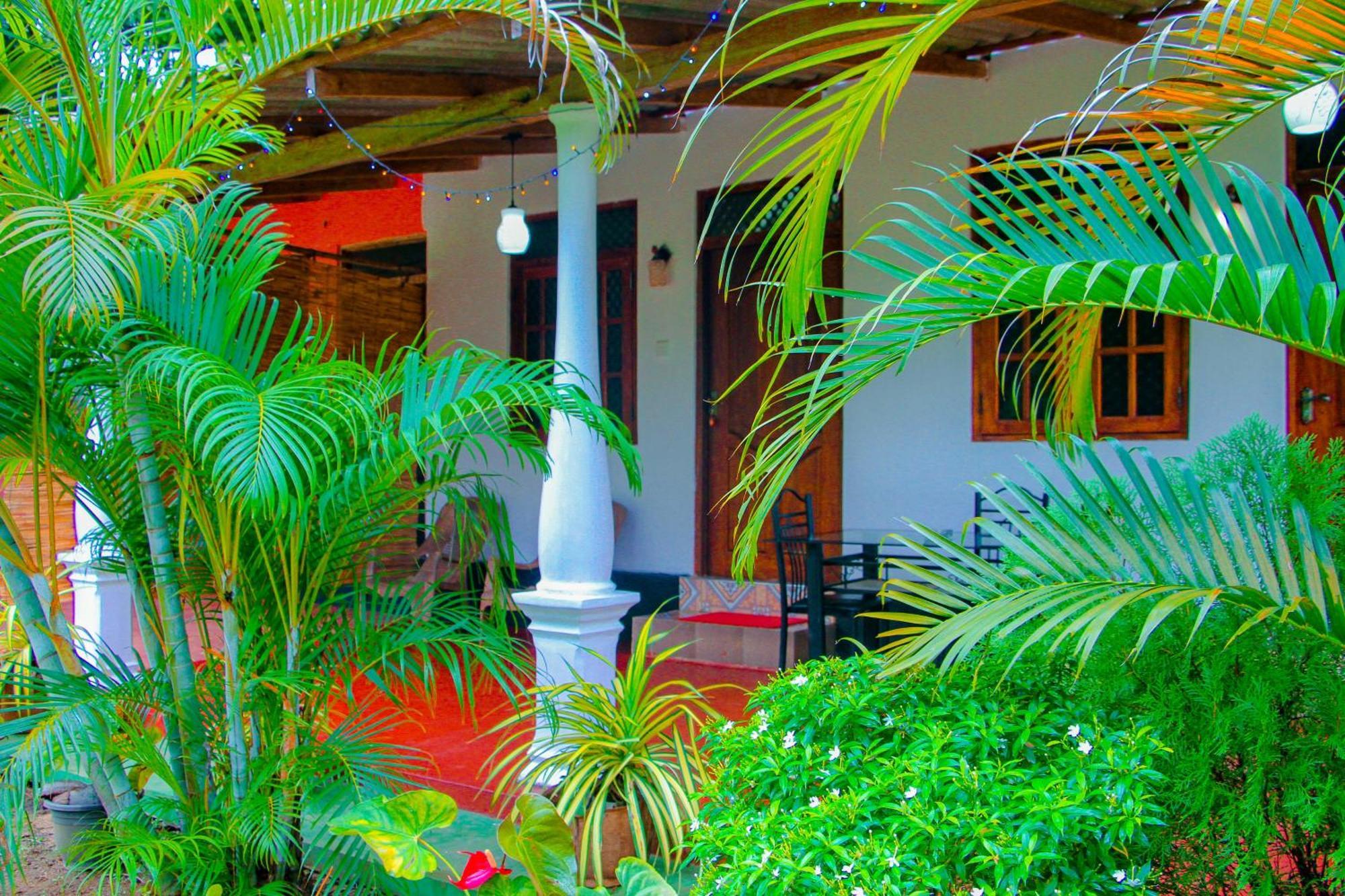 Chanaka Holiday Inn Sigiriya Exterior foto