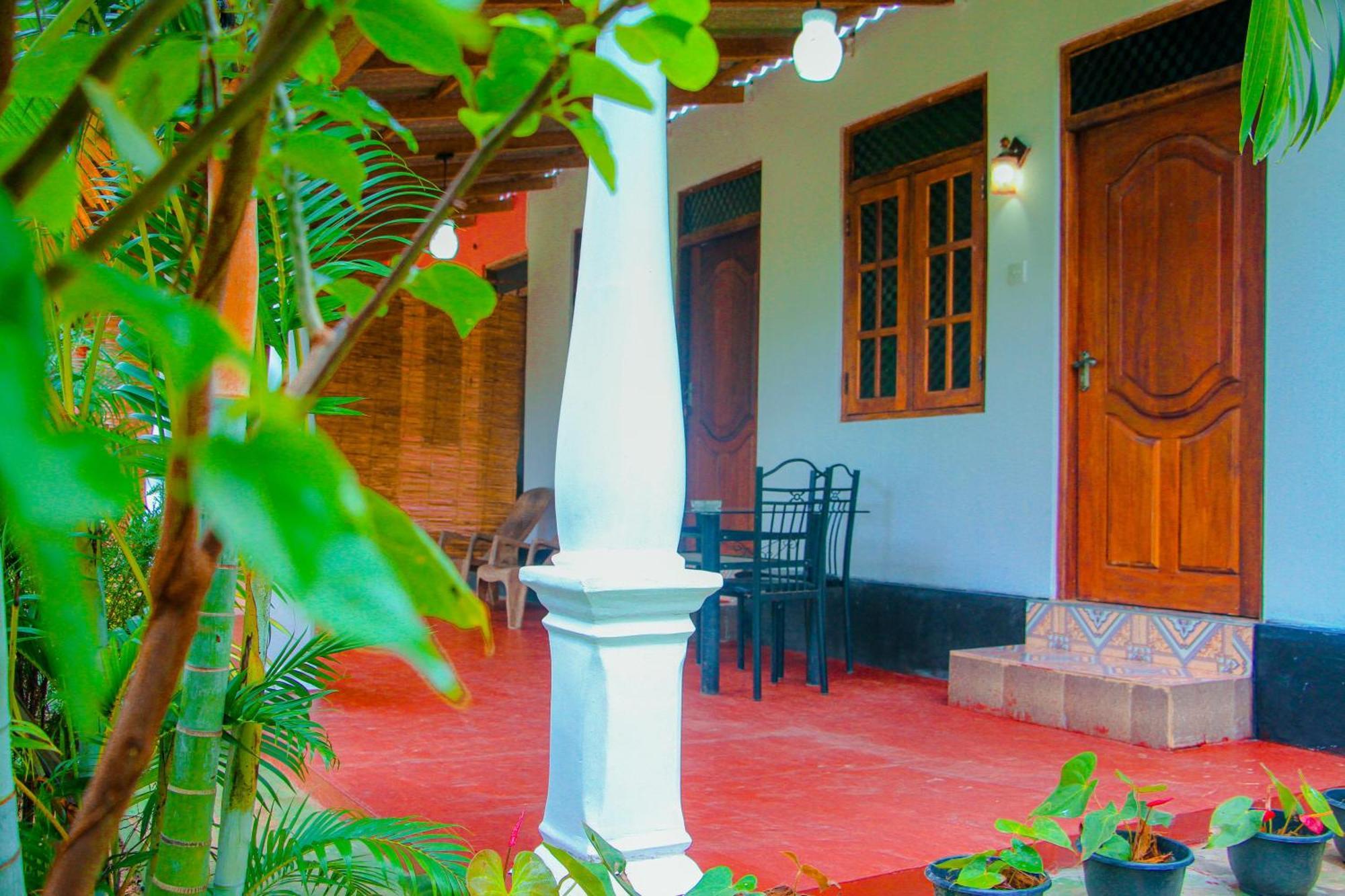 Chanaka Holiday Inn Sigiriya Exterior foto