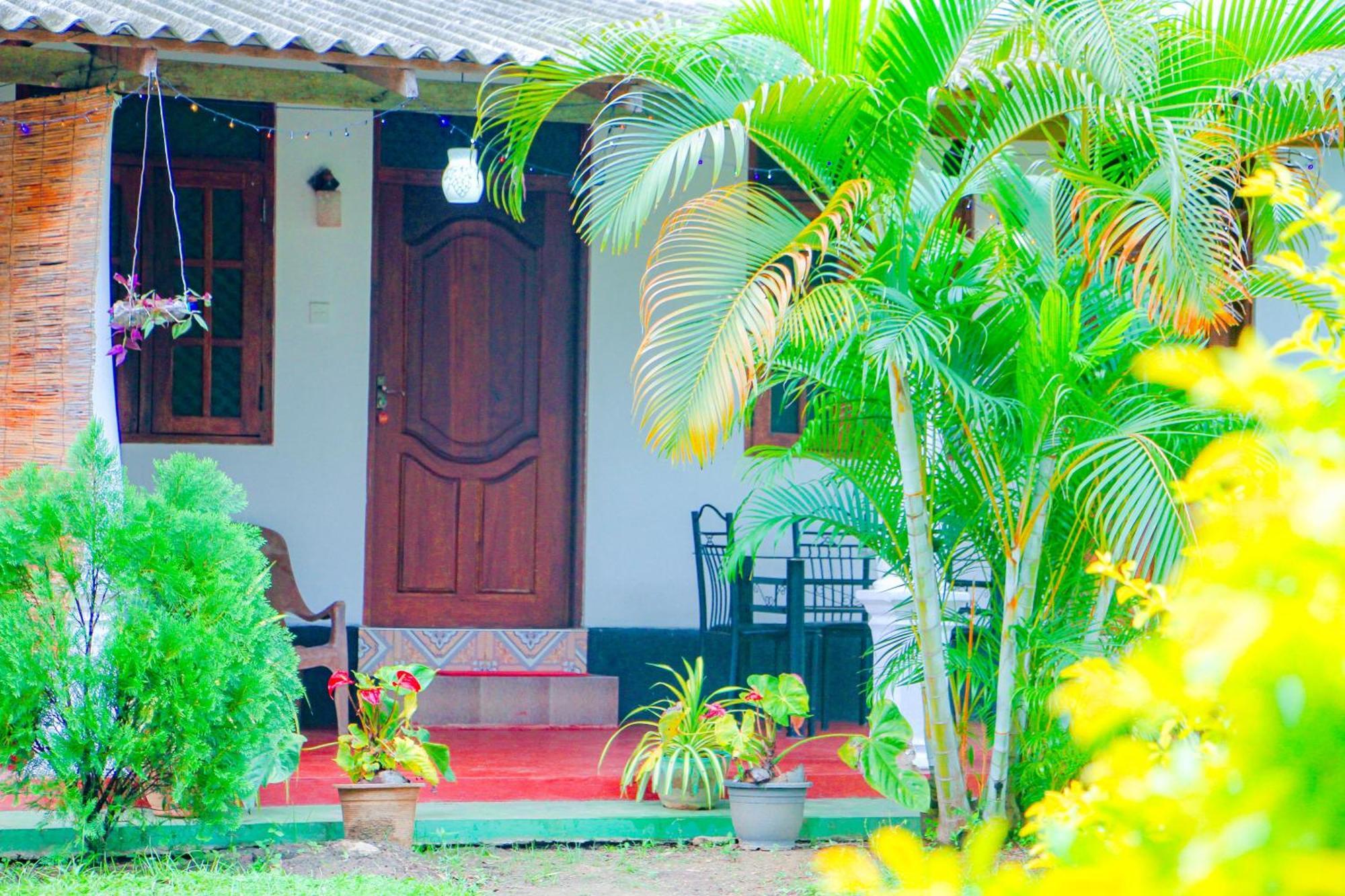 Chanaka Holiday Inn Sigiriya Exterior foto