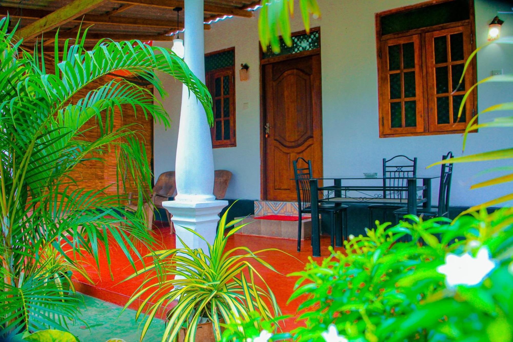 Chanaka Holiday Inn Sigiriya Exterior foto